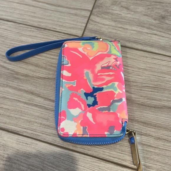 Lilly Pulitzer Wristlet - Picture 2 of 3